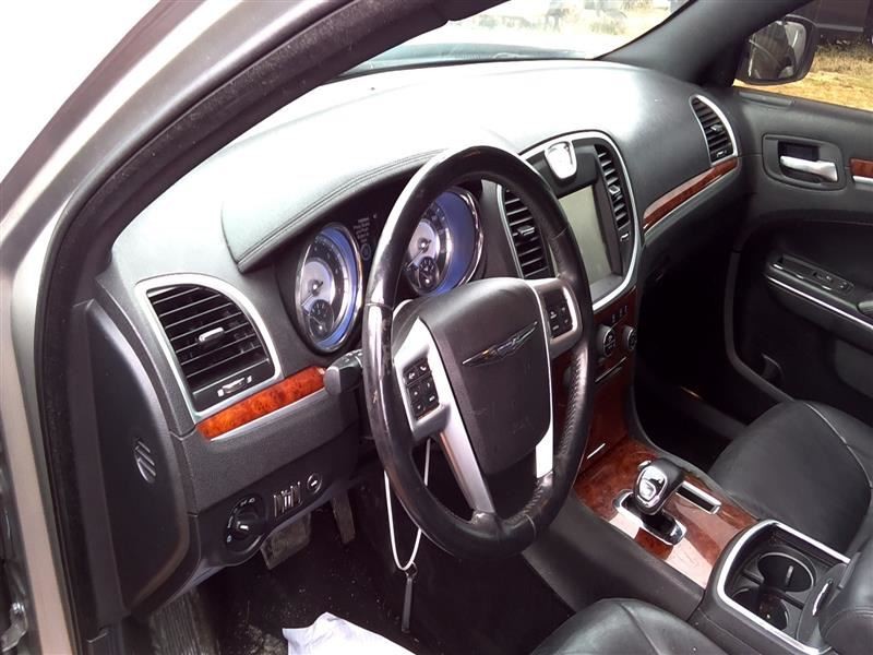 300 2014 High Mounted Stop Light 1037427861