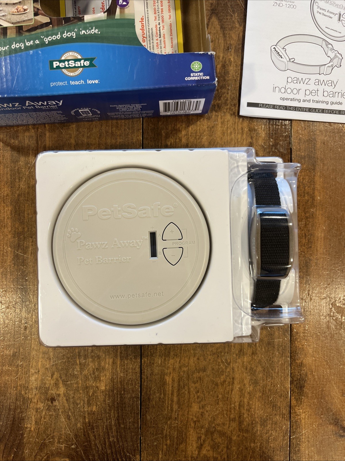 PetSafe Pawz Away Indoor Pet Barrier Kit - Transmitter and Collar ZND-1200