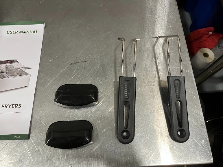 MainStreet Equipment 20 lb. Dual Tank Electric Countertop Fryer - 110V, 3,300W