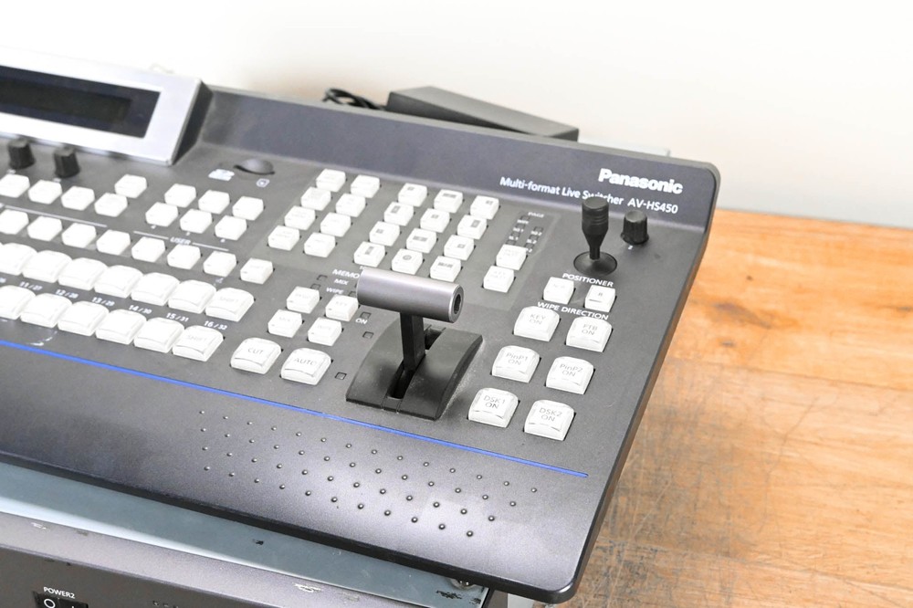 Panasonic AV-HS450 Multi-Format HD/SD 1 M/E Live Switcher CG01D84