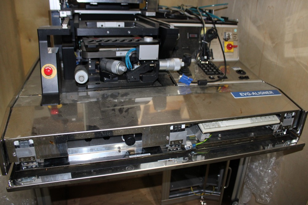 EVG 620 Mask Aligner