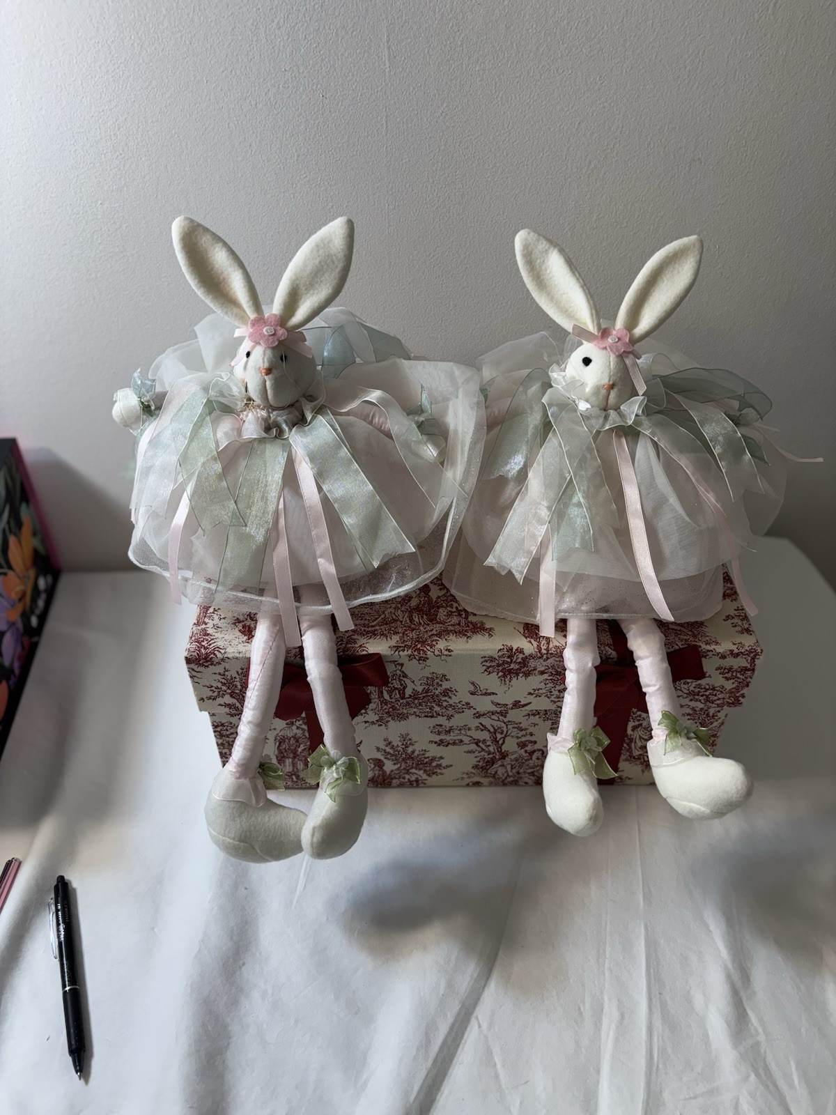 Decorative Rabbits Vintage 04