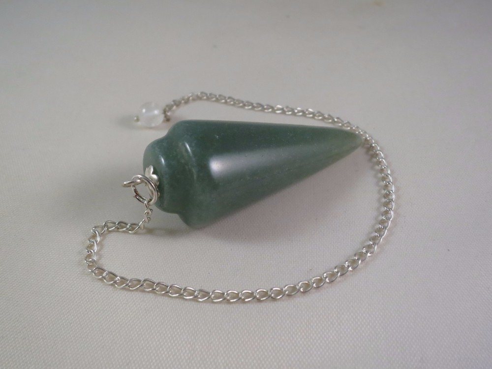 GREEN AVENTURINE CRYSTAL PENDULUM