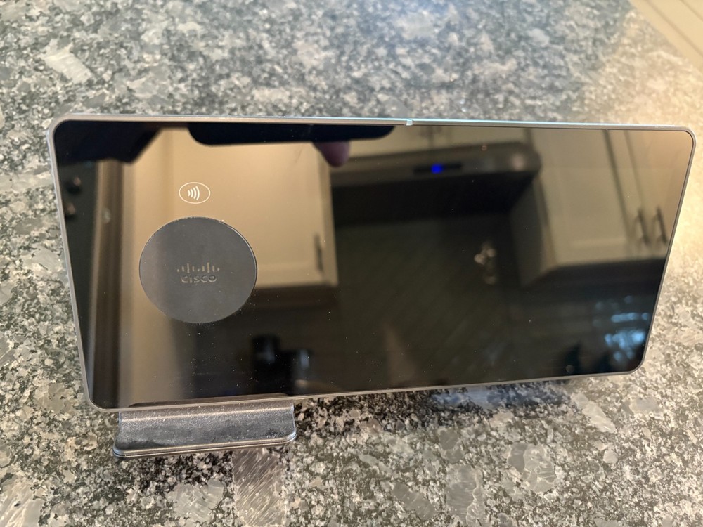 Cisco Webex Desk Hub CD-DSKH-HUB-C-K9 multi-device dock