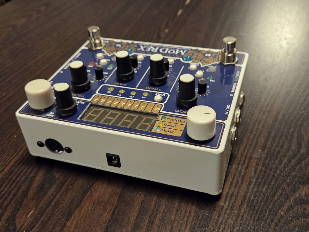 Electro-Harmonix MOD REX Polyrhythmic Modulator Effects Pedal LN
