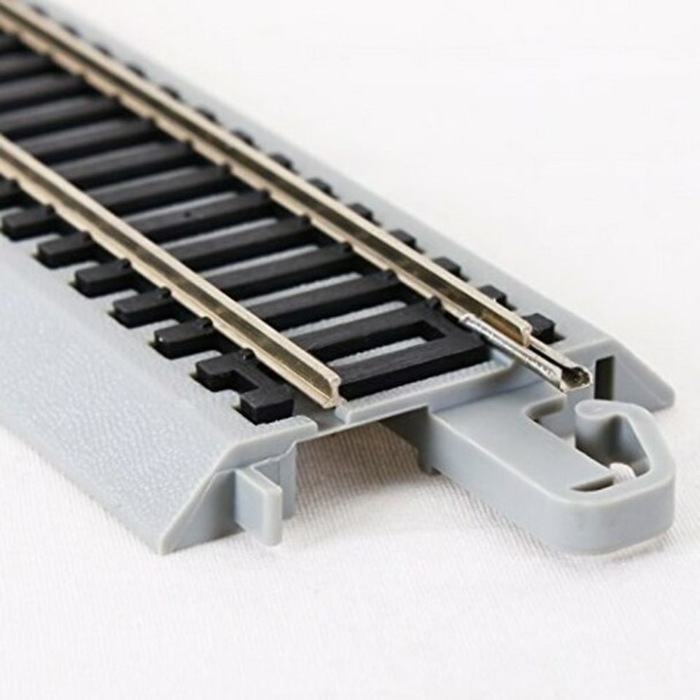 Bachmann E-Z Track HO Scale Oval #02 Basic Train Track Set - 38" X 56"
