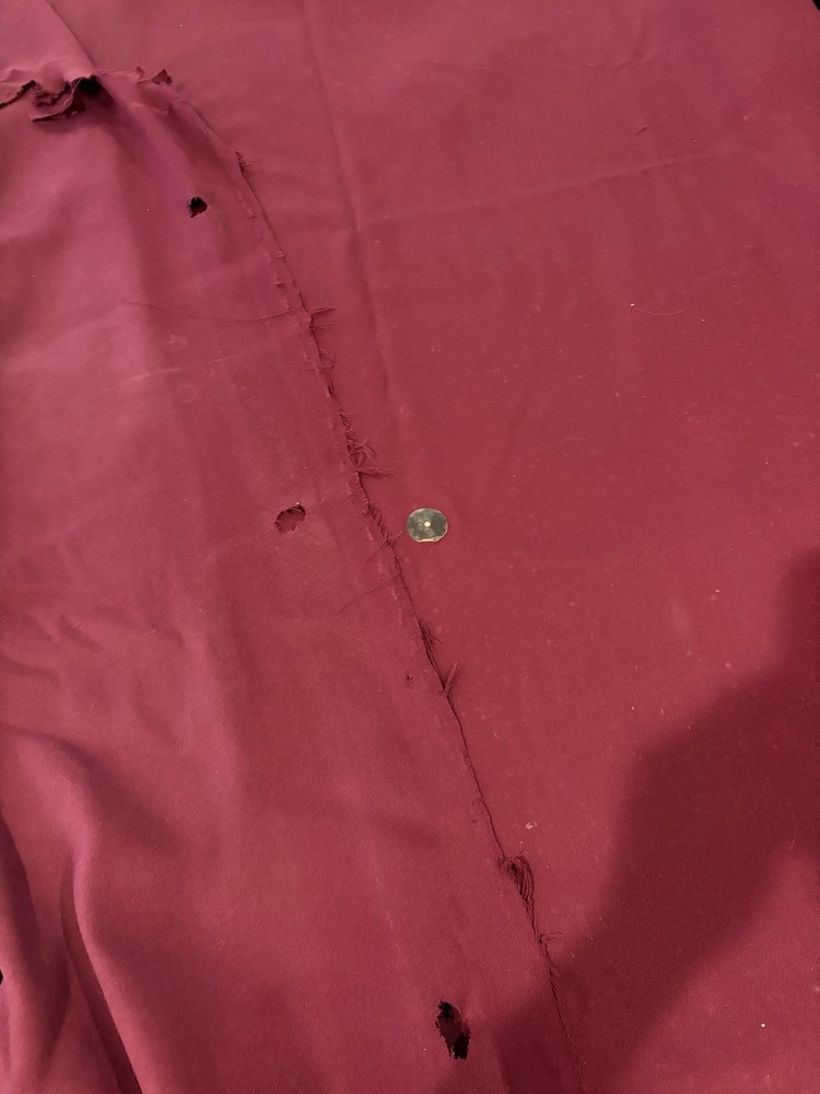 Used 9ft Simonis 960 Red Pool Table Felt 9ft, Great Condition