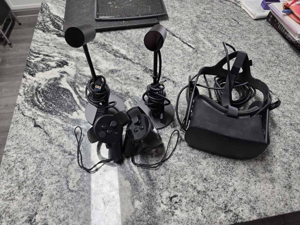 Oculus Rift VR Headset, Full Set With Controllers, Headset, Sensors, No Box