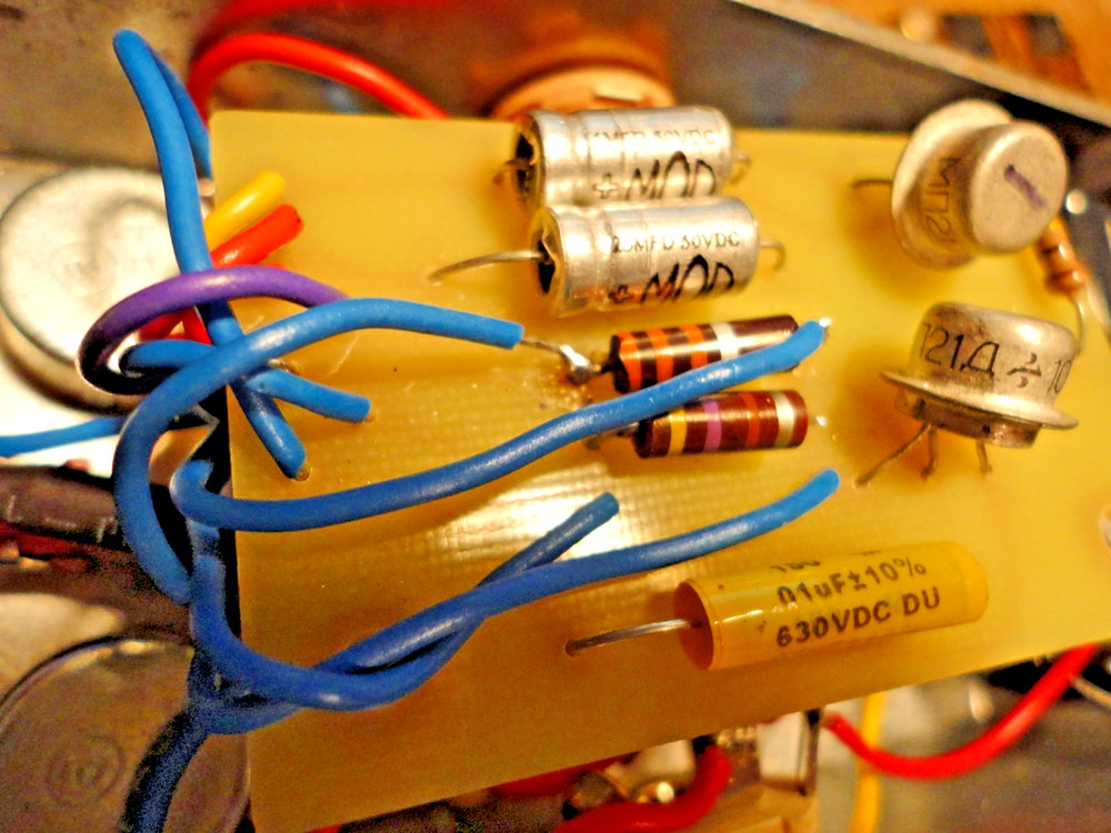 fuzz face clone germanium transistors gold leaf finish