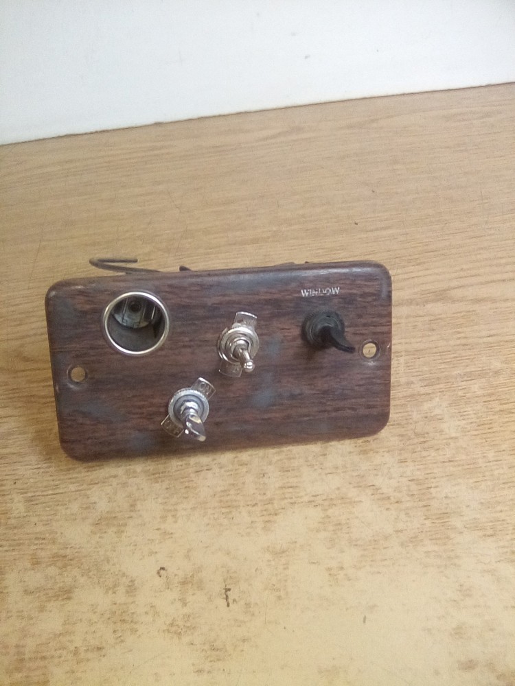 Freightliner FLD Dash Switch Panel 6149-010