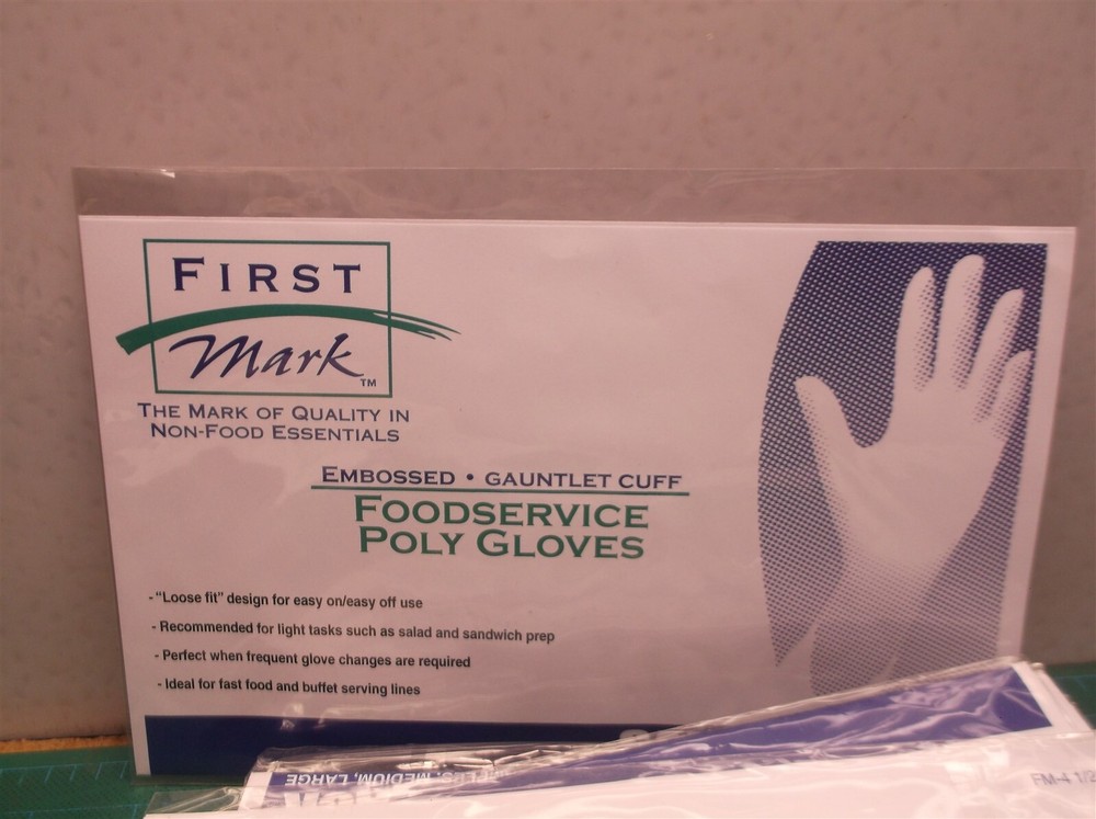 FIRST MARK FM-4 1/28 FOODSERVICE POLY GLOVES sample pack
