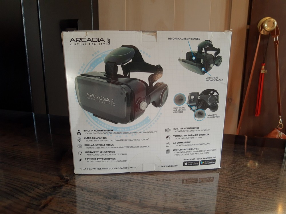 Arcadia 360 Virtual Reality Headset Smartphone VR Headset White