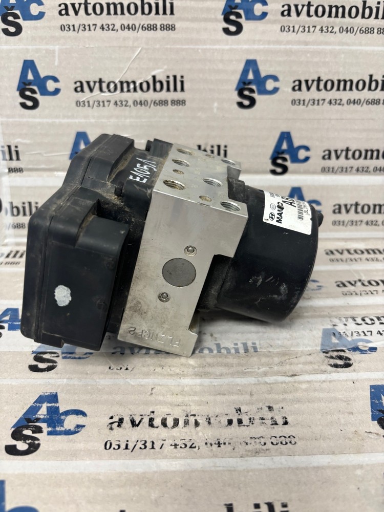 589201G000 Hyundai Accent ABS Pump