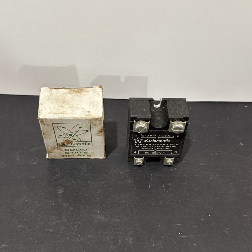 Electromatic Solid State Relay RS 132-240-25-2 NOS