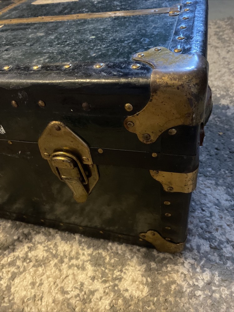 World War 2 Army Trunk ?