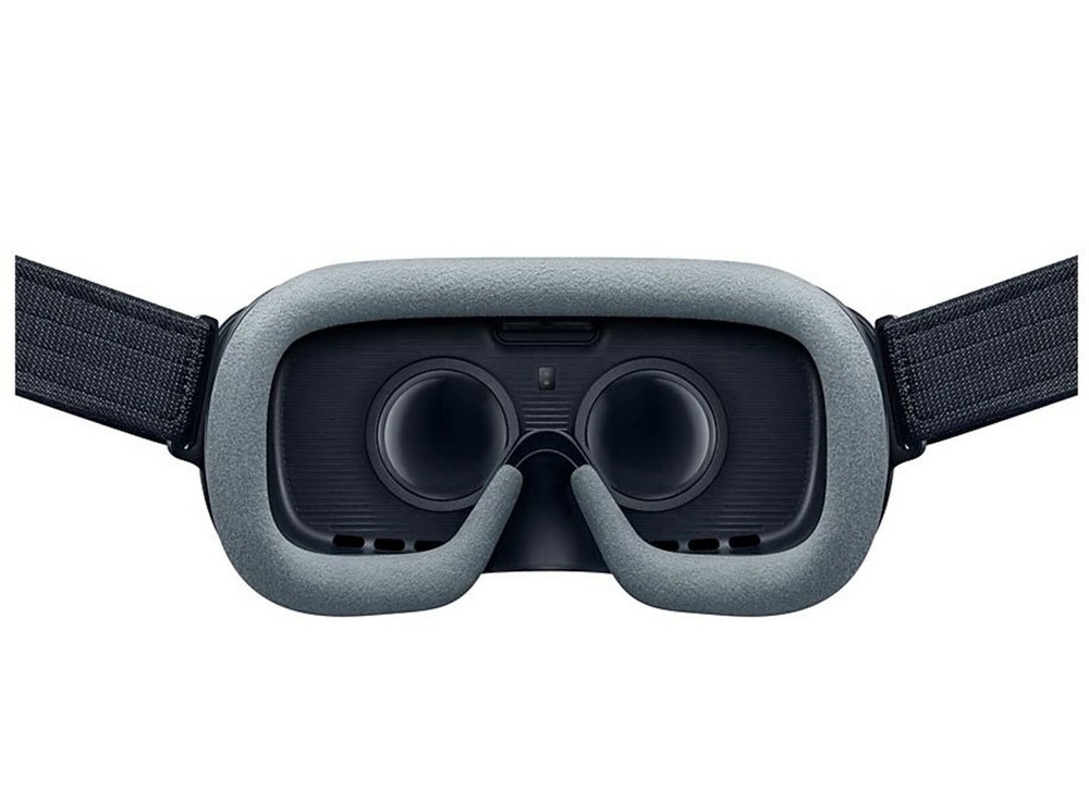 Samsung Gear VR Headset with Controller Powered by Oculus SM-R3250