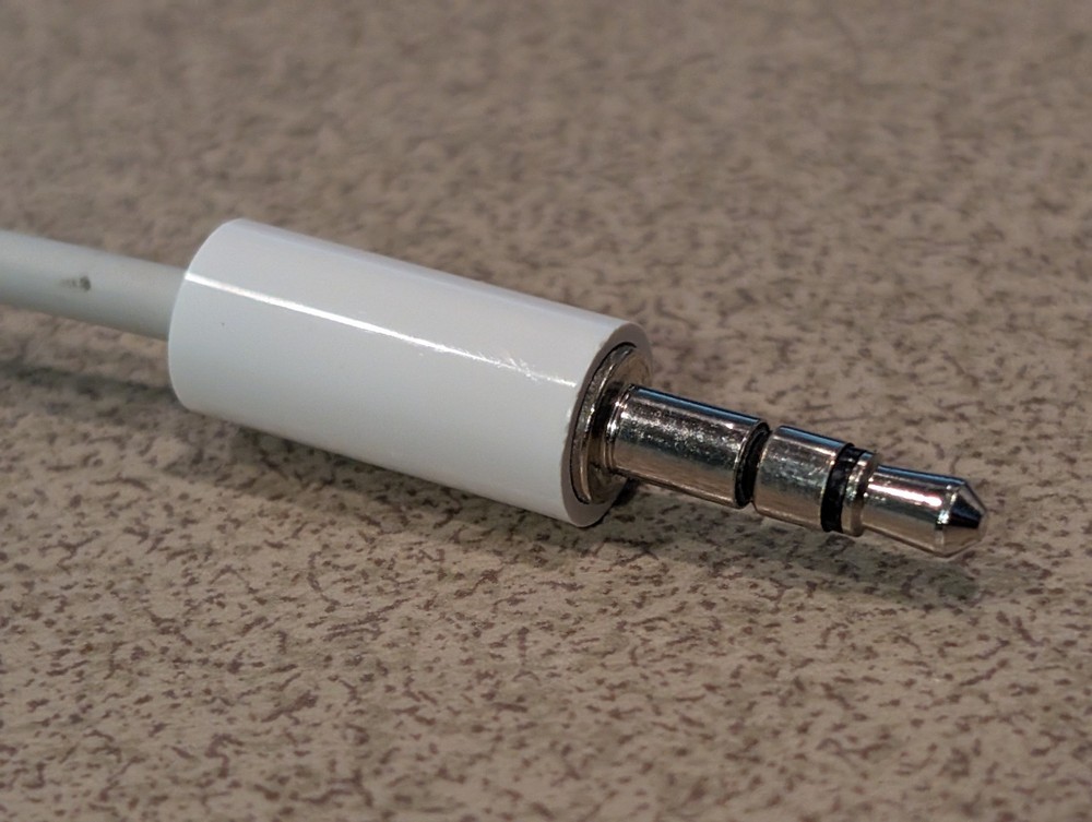 AirFly Pro - Bluetooth Wireless Audio Transmitter Adapter - Airplane Travel