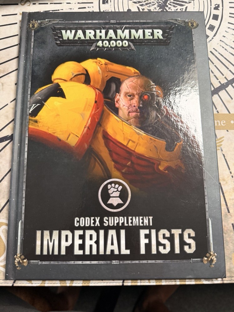 Codex Imperial Fists - 8th Edition - Space Marines - Good Condition