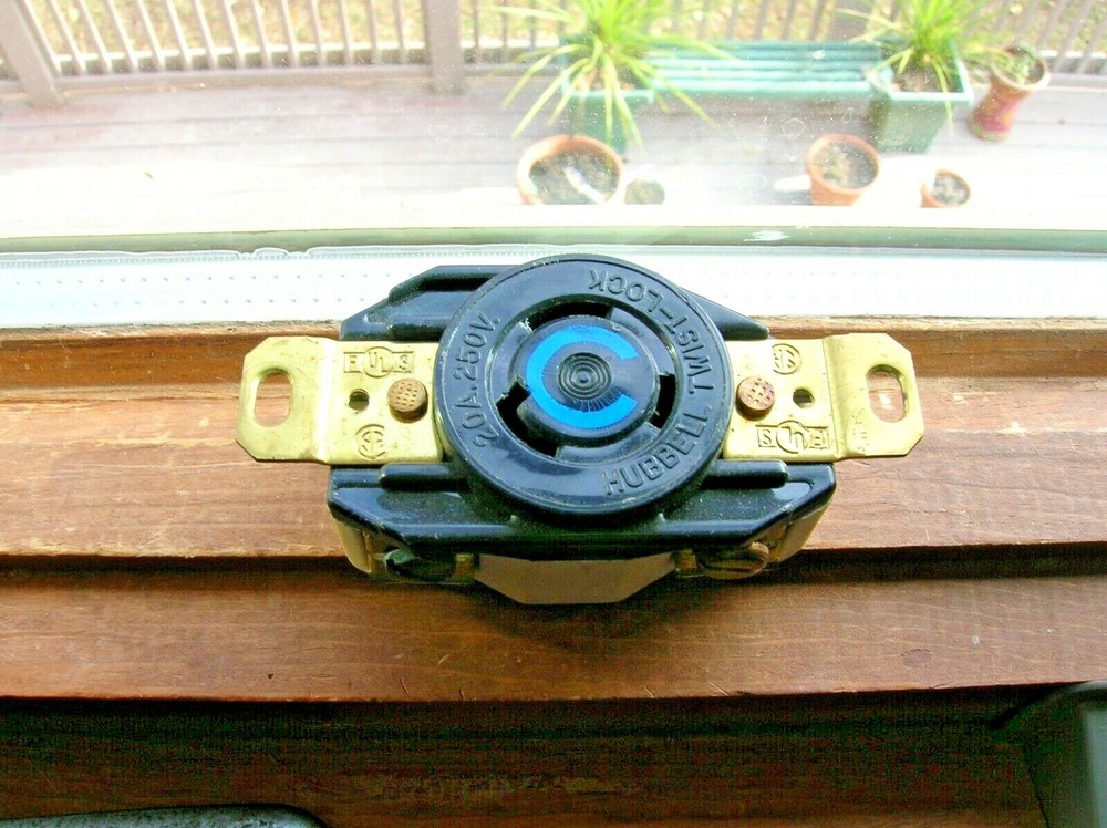 HUBBELL TWIST LOCK 20A 250V. RECEPTACLE NOS