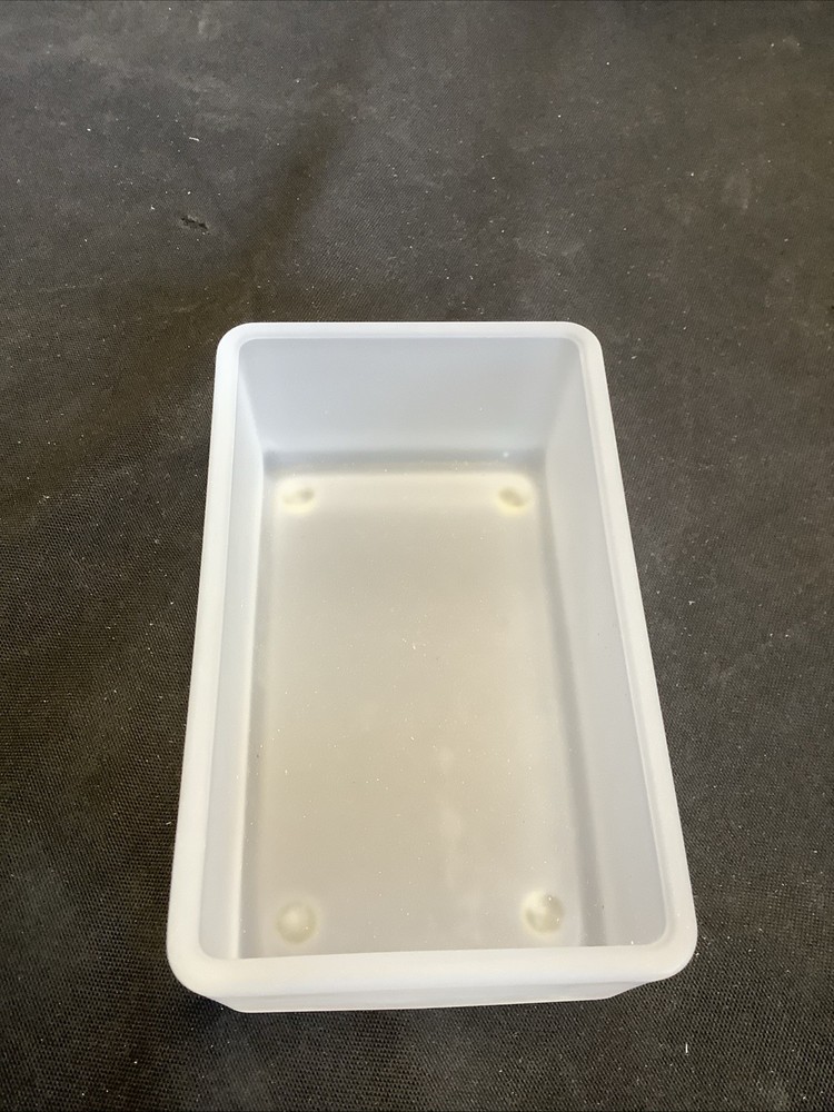 Robern Medium Glass Bin for Bathroom. CB202-1124. ARGYLE.