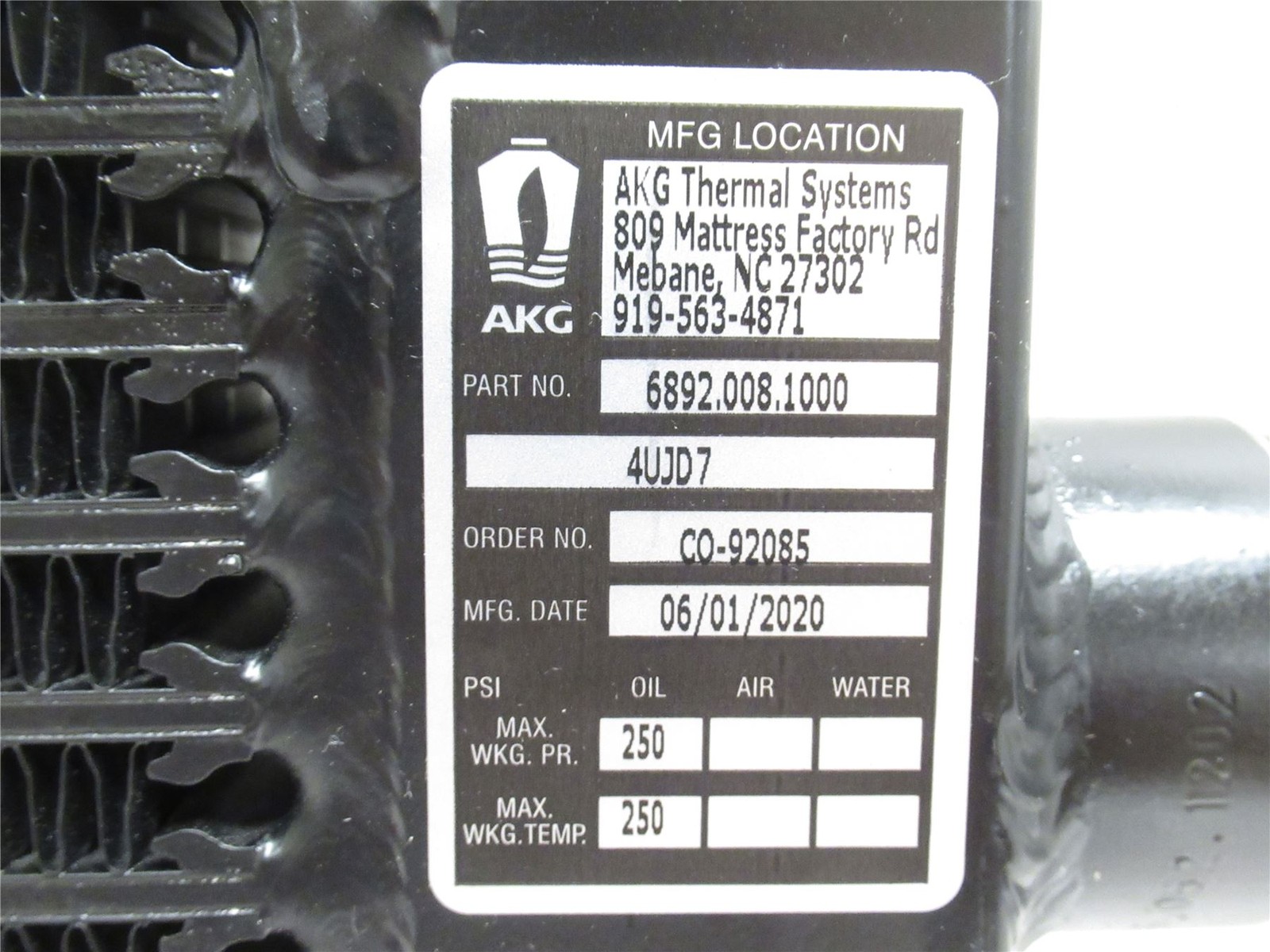 243583 Old-Stock; AKG 6892.008.1000 Hydraulic Oil Cooler 4UJD7; 2 To 30GPM