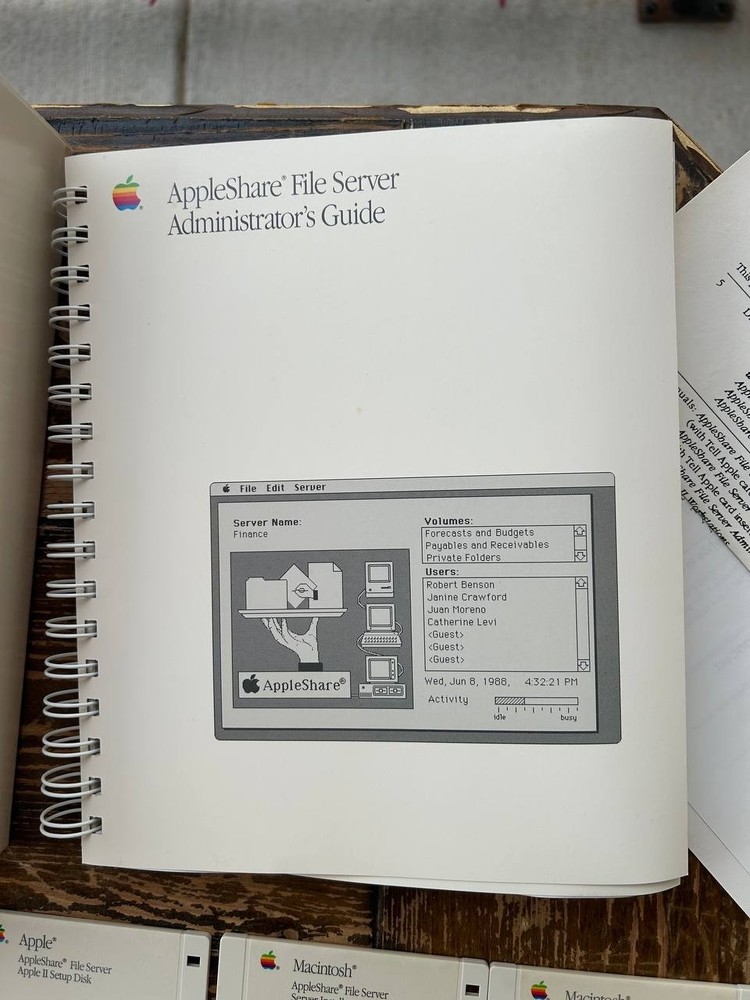 Macintosh AppleShare M0548/B Version 2.01. Vintage Apple software