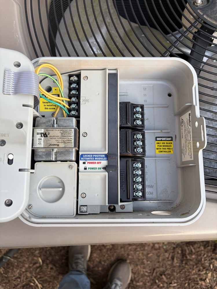Hunter Pro-C PCC-1200 12 Zone Irrigation Sprinkler System Controller Rain Sensor