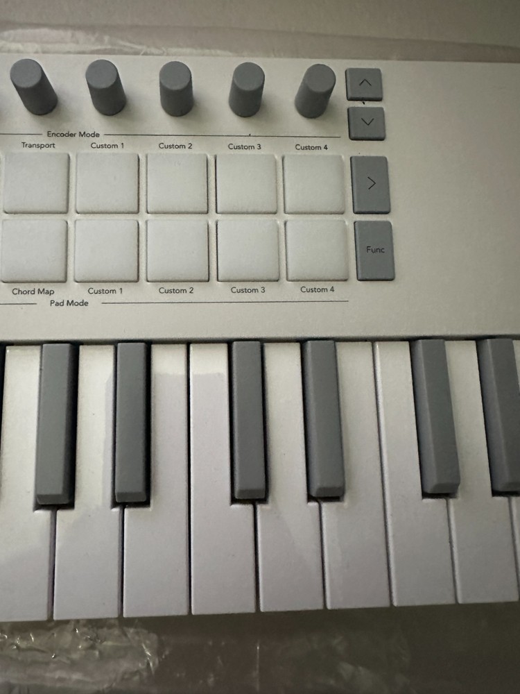 Novation Launchkey Mini 37 MK4 37-key Keyboard Controller - White