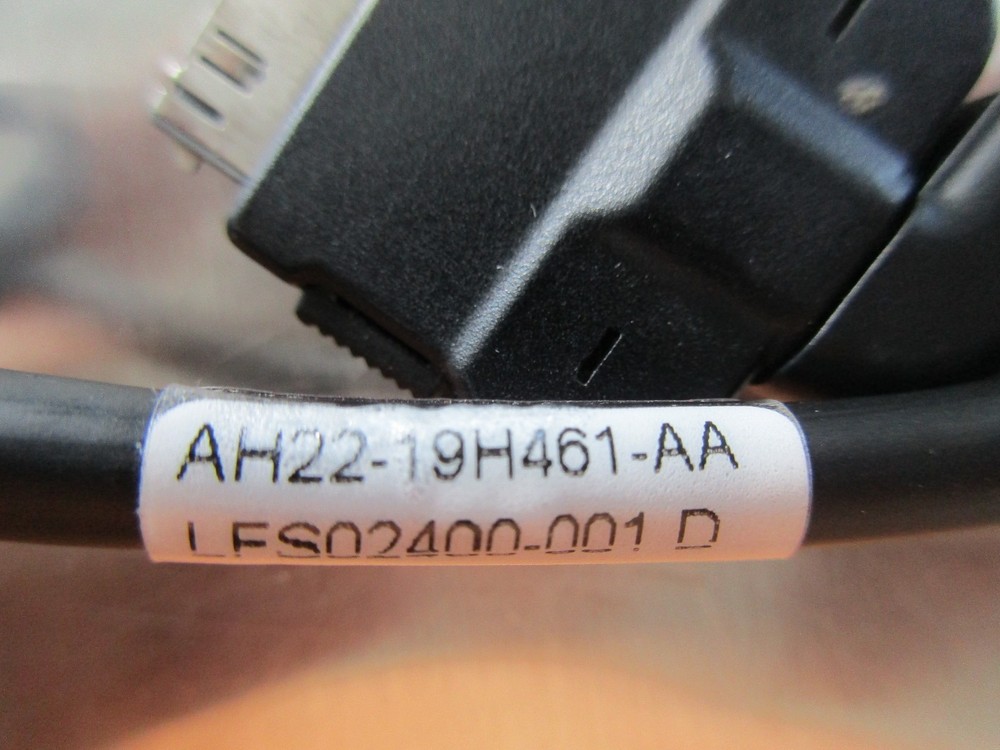 RANGE ROVER iPhone iPod Audio Link Interface Cable LR4 LAND ROVER AH22-19H461-AA