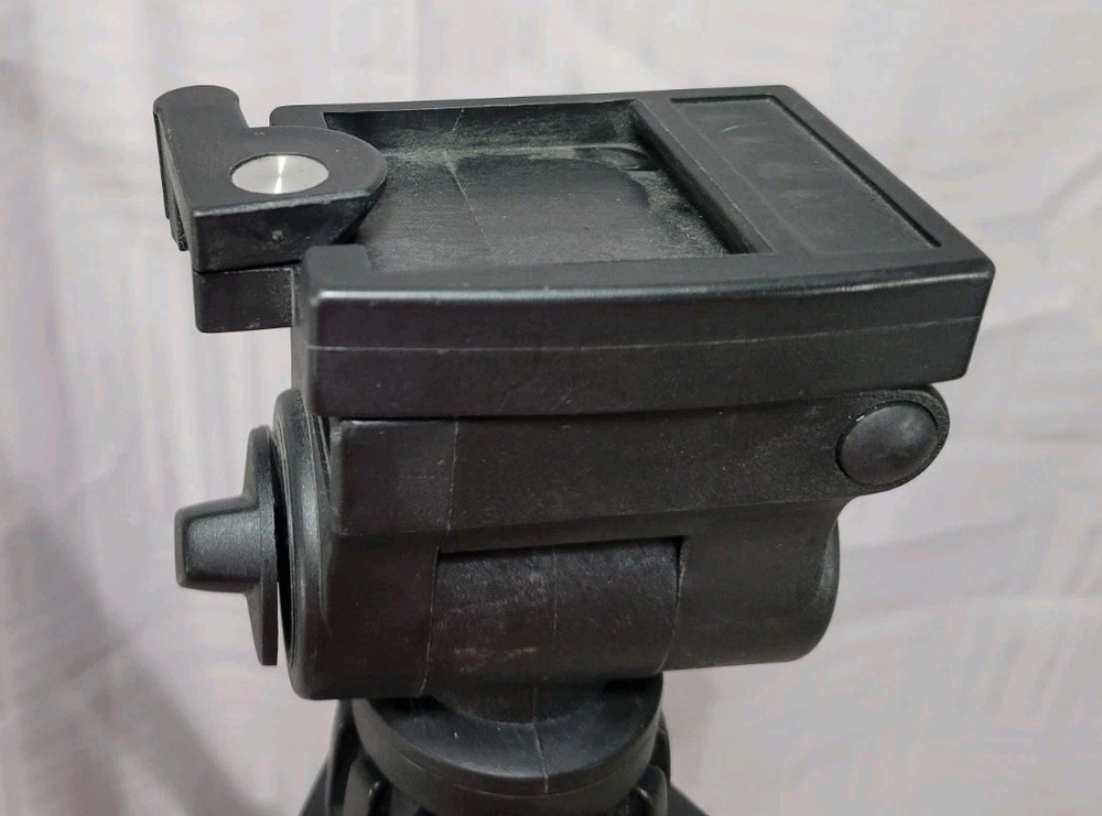 Magnovox 48" Tripod