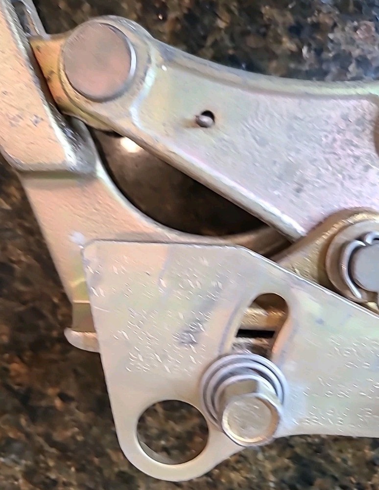 KLEIN TOOLS 1685-31 Cable Pulling Jaw Grip Parallel 5/8'' to 1.25" Wire Puller