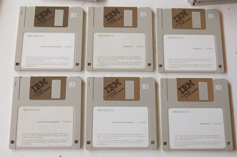 IBM OS/2 2.0 disk set (21 2.0 MB 3.5" floppy diskettes)