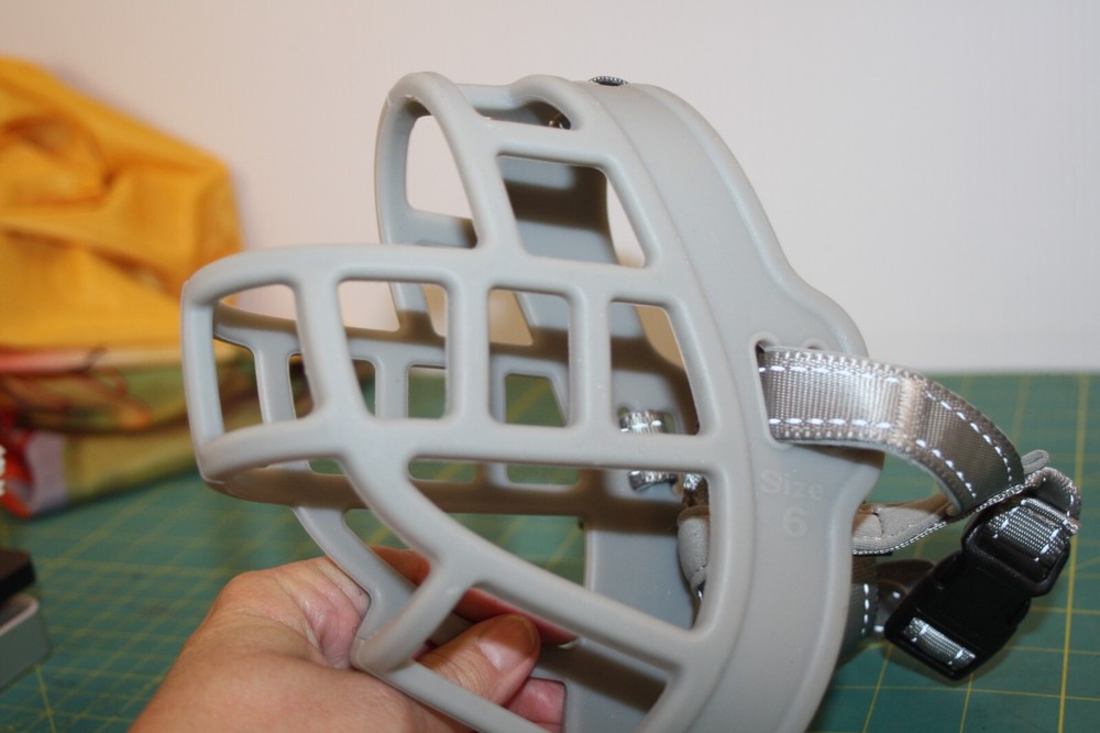 Fertgo Dog Muzzle Gray, Soft, and Breathable Size 6