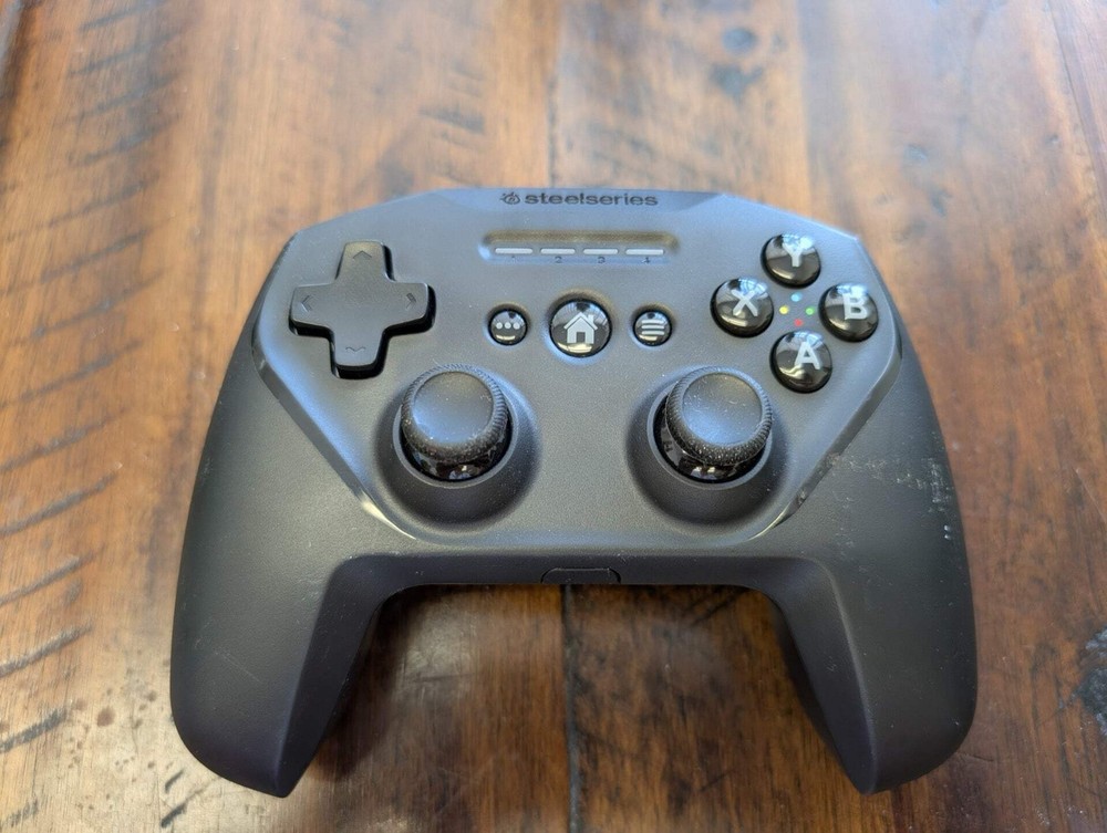 SteelSeries Wireless Controller (e.g., Nimbus+, Stratus) from SteelSeries - 2020