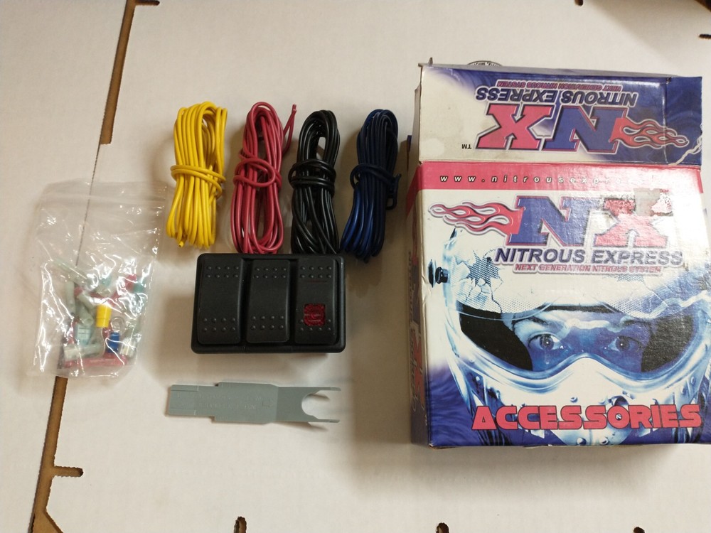 15896 NITROUS EXPRESS SWITCH PANEL 3 SWITCHES MOMENTARY