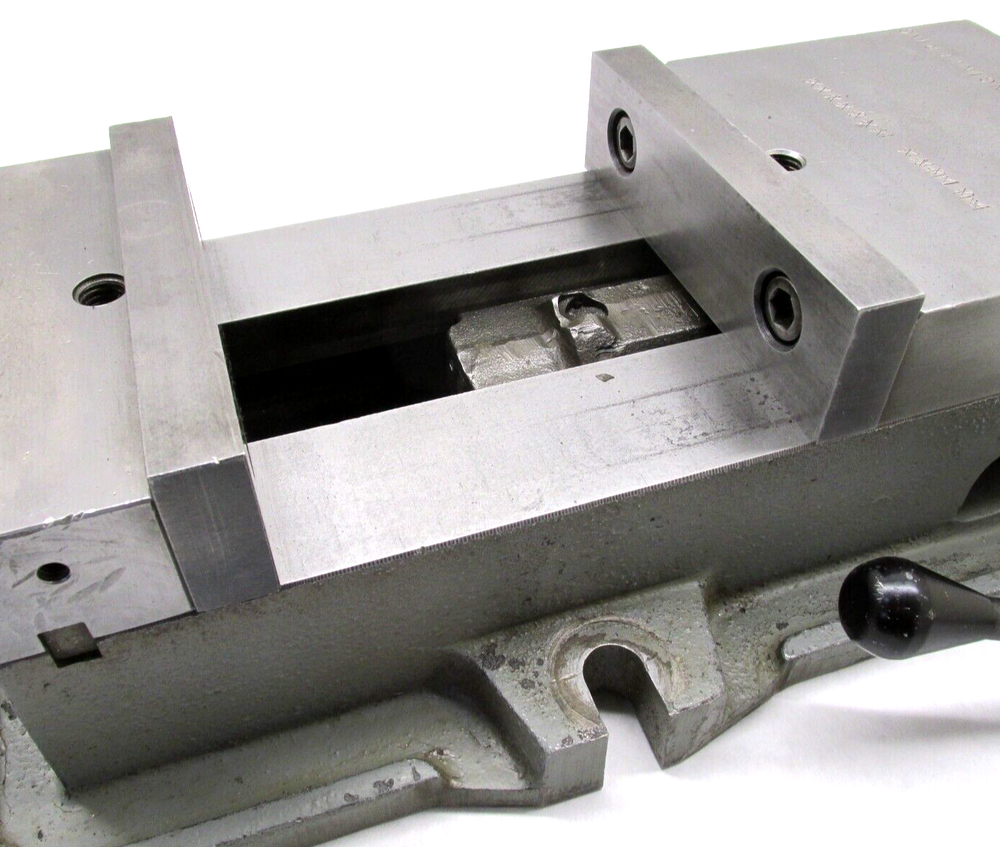 KURT ANGLOCK 6" MILLING MACHINE VISE w/ JAWS & HANDLE - #D60