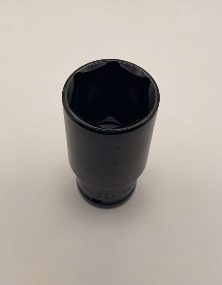 Quality 1/2 Inch Drive x 32 MM 6 Point Deep Impact Socket Thin Wall