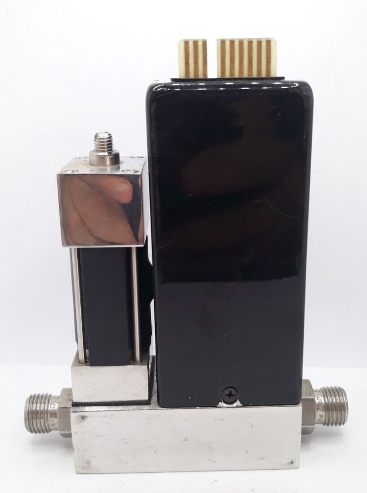 Unit UFC-1000HP Mass Flow Controller Range 200 SCCM Gas C2F6