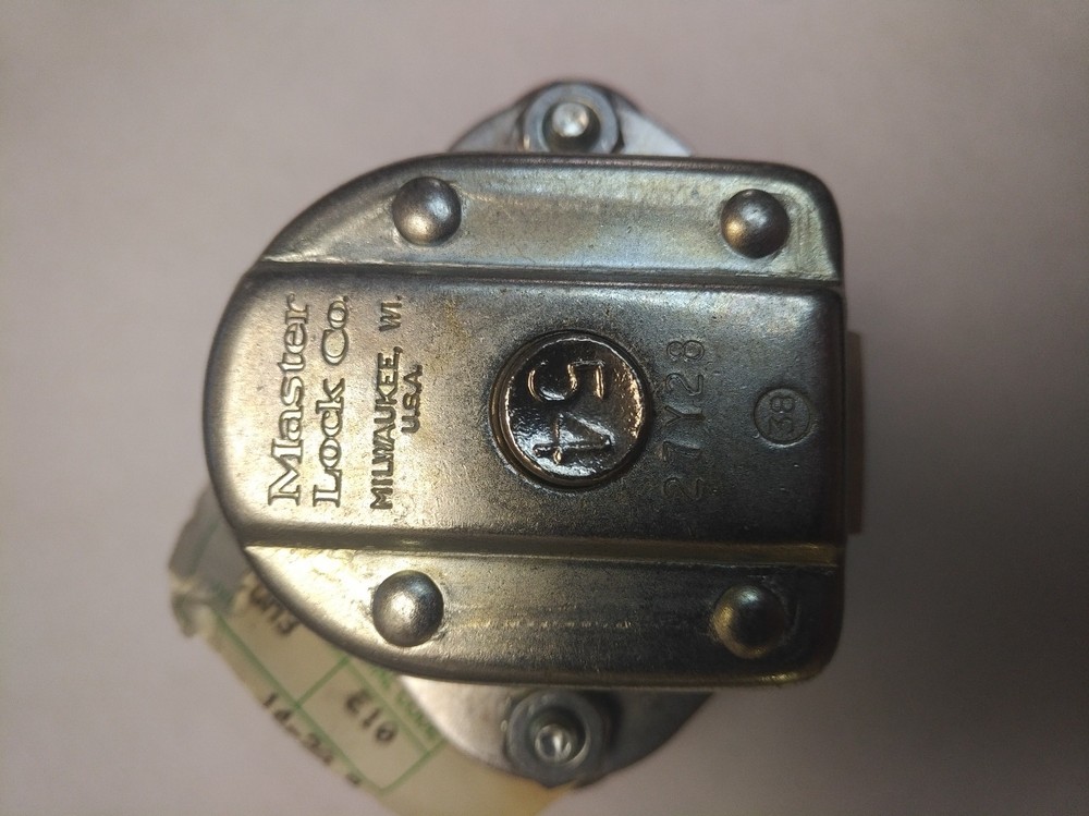 Master 1652 combination locker locks with control key