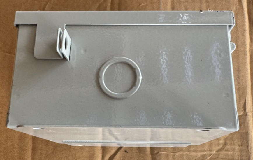 Leviton Series 2000 Three Phase Indoor Meter