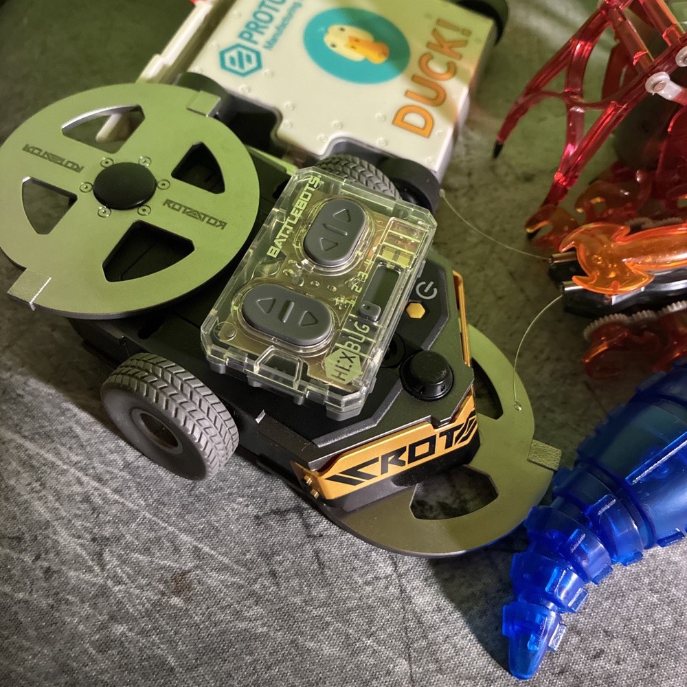 MASSIVE HEXBUG LOT, 15 Different Bots Included Track, Two Warrior Bots Remotes