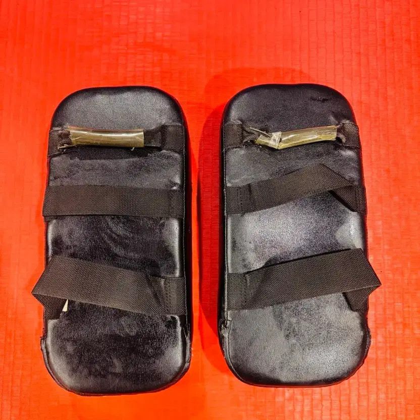 Winning Black Target Kick Mitt Official