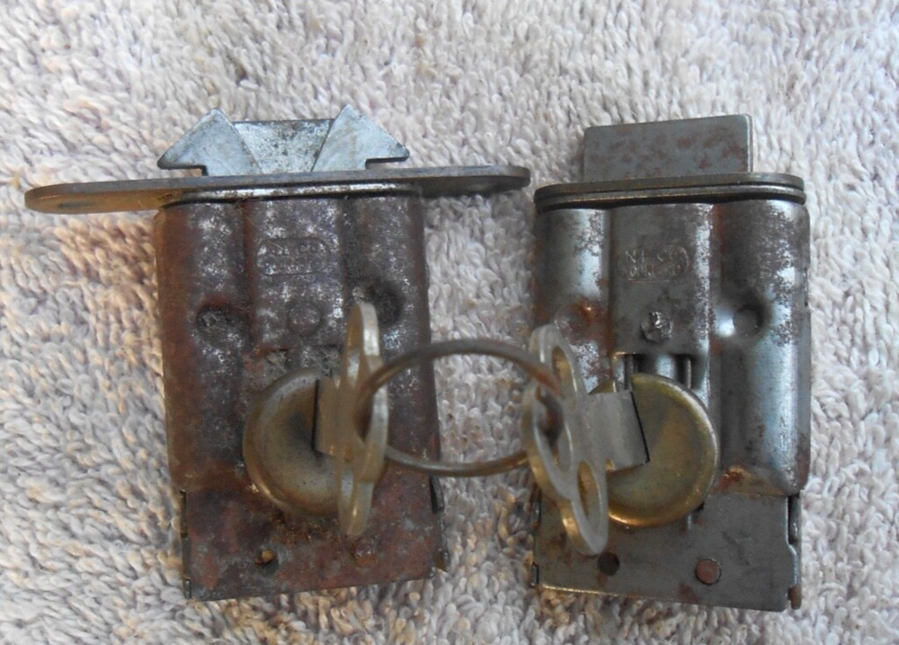 2 different Vtg ROCKFORD Locks With 2 same keys