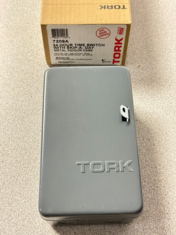 NEW TORK 7209A Multi-Voltage 24-Hour Skip-a-Day Mechanical Time Switch