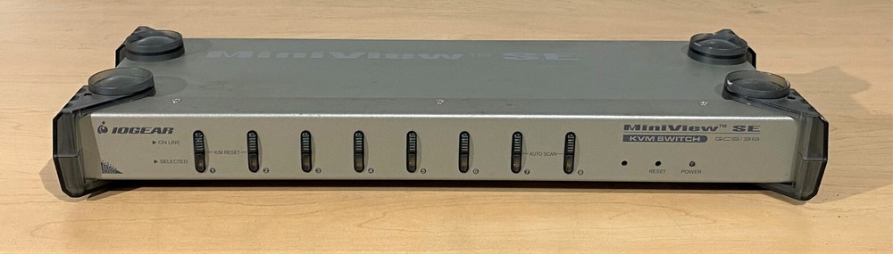 IOGEAR MiniView SE KVM Switch GCS 138