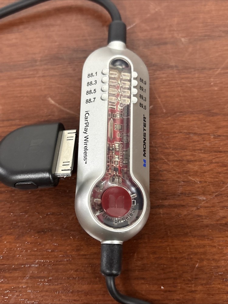 Monster iCarPlay Wireless FM Transmitter iPod 30 Pin