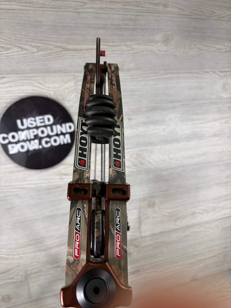 Used Hoyt Carbon Element Right Hand 29" 60lb. Package