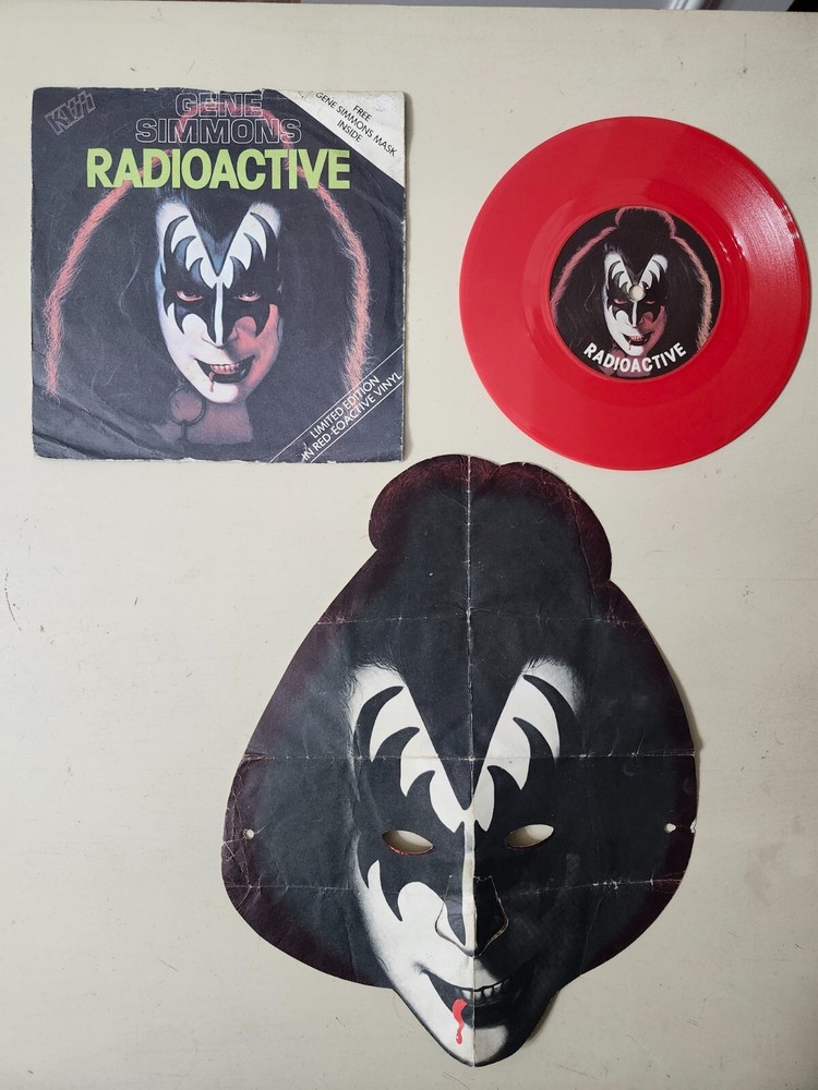 KISS RARE Gene Simmons Canada Radioactive Pic Sleeve Red Vinyl 45 Mask CAN 134