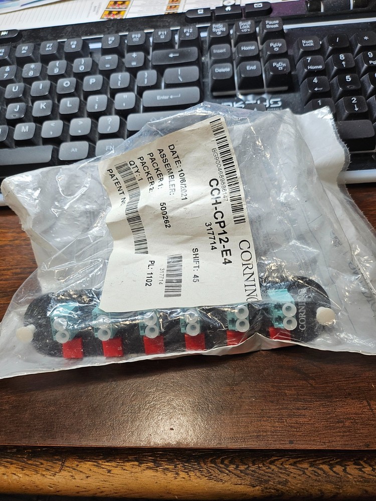 Corning Cable CCH-CP12-E4 Corning CCH Panel LC Duplex 12 F Multimode - Black...