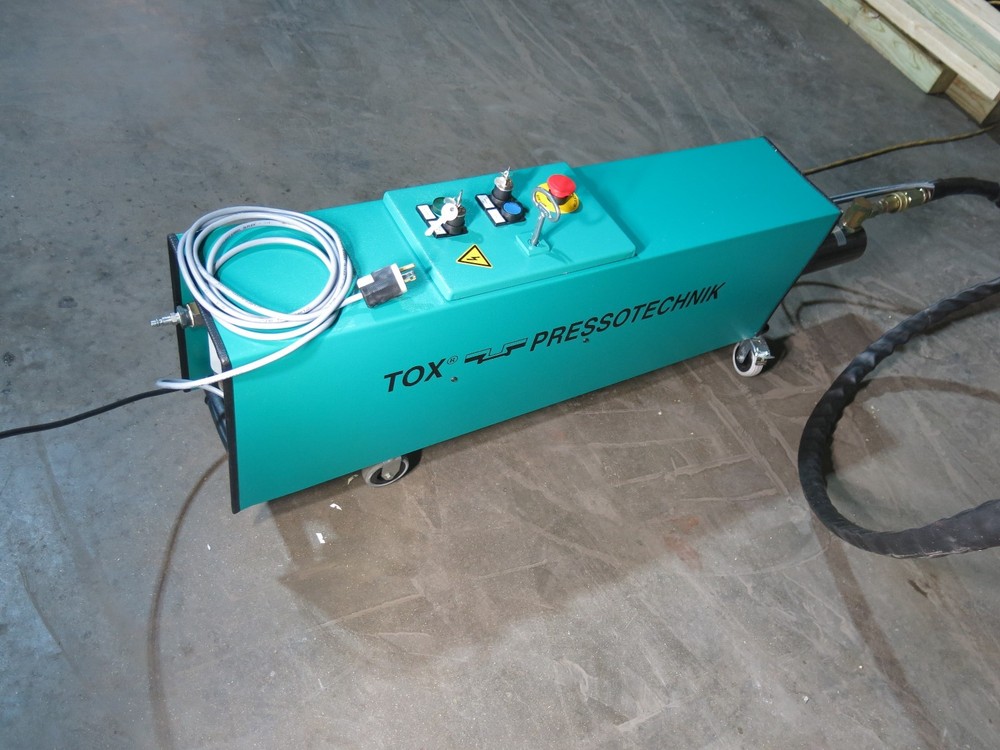 TOX PRESSOTECHNIK JOINING SYSTEM POWER PACK TWO CINCHERS UNUSED SHARP